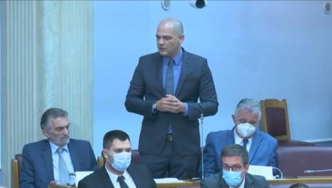 БОЖОВИЋ ОШТРО: Неки шефови из ДПС-а наручили су убиства и то ће се доказати БОЖОВИЋ ОШТРО: Неки шефови из ДПС-а наручили су убиства и то ће се доказати
