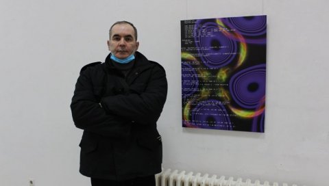 ПЕТ СЛИКА ЗА ПЕТОРО ЉУДИ: Изложба мултимедијалног уметника Саше Павићевића у Краљеву ПЕТ СЛИКА ЗА ПЕТОРО ЉУДИ: Изложба мултимедијалног уметника Саше Павићевића у Краљеву