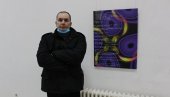 ПЕТ СЛИКА ЗА ПЕТОРО ЉУДИ: Изложба мултимедијалног уметника Саше Павићевића у Краљеву ПЕТ СЛИКА ЗА ПЕТОРО ЉУДИ: Изложба мултимедијалног уметника Саше Павићевића у Краљеву
