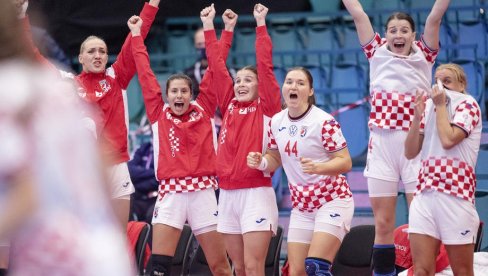 ЗБУНИЛА ИХ ДВА ПАРА БЛИЗНАКИЊА: Хрватице изненадиле фаворизоване Мађарице у нашој групи ЗБУНИЛА ИХ ДВА ПАРА БЛИЗНАКИЊА: Хрватице изненадиле фаворизоване Мађарице у нашој групи