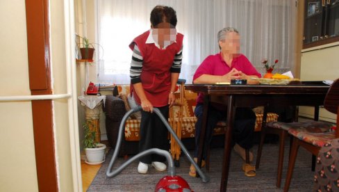 HRANA I LEKOVI DO KUĆNOG PRAGA: Na usluge gerontodomaćica imaju pravo i stariji sugrađani u izolaciji HRANA I LEKOVI DO KUĆNOG PRAGA: Na usluge gerontodomaćica imaju pravo i stariji sugrađani u izolaciji