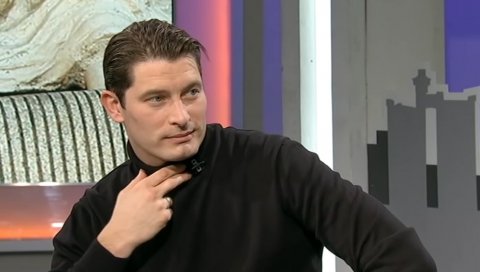 ПЕТАР БЕНЧИНА СЕ ВАКЦИНИСАО: Глумац прошле године прележао вирус корона, а сада има важну поруку за све (ФОТО) ПЕТАР БЕНЧИНА СЕ ВАКЦИНИСАО: Глумац прошле године прележао вирус корона, а сада има важну поруку за све (ФОТО)