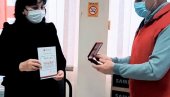 МЕДАЉА ЦРВЕНОГ КРСТА УРУЧЕНА СЛАВИЦИ ВУЛИЋ: У Параћину обележен Међународни дан волонтера МЕДАЉА ЦРВЕНОГ КРСТА УРУЧЕНА СЛАВИЦИ ВУЛИЋ: У Параћину обележен Међународни дан волонтера