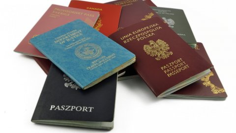НА СВЕТУ ПОСТОЈИ САМО ЧЕТИРИ БОЈЕ ПАСОША: Ево шта свака од њих симболизује НА СВЕТУ ПОСТОЈИ САМО ЧЕТИРИ БОЈЕ ПАСОША: Ево шта свака од њих симболизује