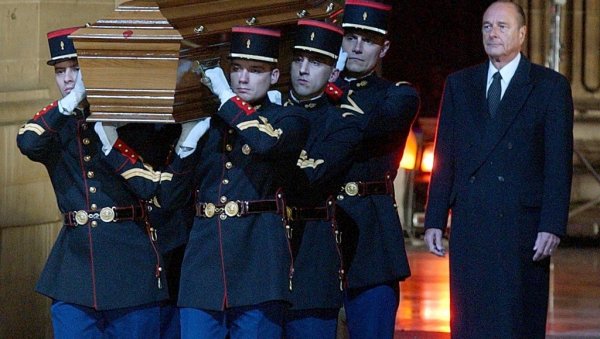 ПИШЧЕВ КОВЧЕГ НА РАМЕНИМА МУСКЕТАРА: На јучерашњи дан навршило се 150 година од смрти Александра Диме, славног француског књижевника ПИШЧЕВ КОВЧЕГ НА РАМЕНИМА МУСКЕТАРА: На јучерашњи дан навршило се 150 година од смрти Александра Диме, славног француског књижевника