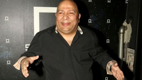NIŠTA NIJE SLUTILO NA TRAGEDIJU! DŽej se pre mesec dana sa ćerkom pojavio na premijeri filma - bio je nasmejan i bezbrižan NIŠTA NIJE SLUTILO NA TRAGEDIJU! DŽej se pre mesec dana sa ćerkom pojavio na premijeri filma - bio je nasmejan i bezbrižan