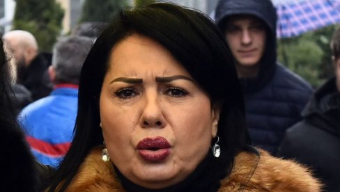 СВА СЕ ЈЕЖИМ ДОК ПРИЧАМ О ЊЕМУ, НЕКА МУ ЈЕ ЛАКА ЦРНА ЗЕМЉА: Злата Петровић очајна након одласка Тозовца СВА СЕ ЈЕЖИМ ДОК ПРИЧАМ О ЊЕМУ, НЕКА МУ ЈЕ ЛАКА ЦРНА ЗЕМЉА: Злата Петровић очајна након одласка Тозовца