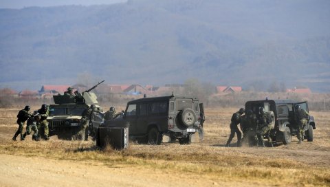 ВОЈНА САРАДЊА САД И СРБИЈЕ: Начелник ГШ генерал Мојсиловић разговарао са замеником помоћника секретара одбране САД Лором Купер ВОЈНА САРАДЊА САД И СРБИЈЕ: Начелник ГШ генерал Мојсиловић разговарао са замеником помоћника секретара одбране САД Лором Купер