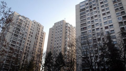 СТАНАРИ БЛОКА 45 У СТРАХУ: Неко оставља чудне ознаке поред улазних врата (ФОТО) СТАНАРИ БЛОКА 45 У СТРАХУ: Неко оставља чудне ознаке поред улазних врата (ФОТО)