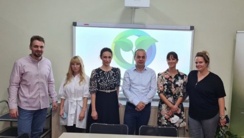 МИКРОБИ ЋЕ ПОЈЕСТИ АФЛАТОКСИН: Пројекат истраживача са Универзитета у Новом Саду допринеће бољој безбедности хране МИКРОБИ ЋЕ ПОЈЕСТИ АФЛАТОКСИН: Пројекат истраживача са Универзитета у Новом Саду допринеће бољој безбедности хране
