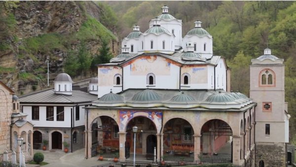СПРЕЧЕНО ФАЛСИФИКОВАЊЕ ИСТОРИЈЕ: Српски светитељи и владари поново у манастиру у Македонији СПРЕЧЕНО ФАЛСИФИКОВАЊЕ ИСТОРИЈЕ: Српски светитељи и владари поново у манастиру у Македонији