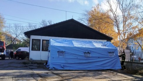 ТРЕНД ТРАЈЕ ВЕЋ ЧЕТИРИ НЕДЕЉЕ: У ковид амбуланту у Параћину се дневно јави од 100 до 150 грађана ТРЕНД ТРАЈЕ ВЕЋ ЧЕТИРИ НЕДЕЉЕ: У ковид амбуланту у Параћину се дневно јави од 100 до 150 грађана