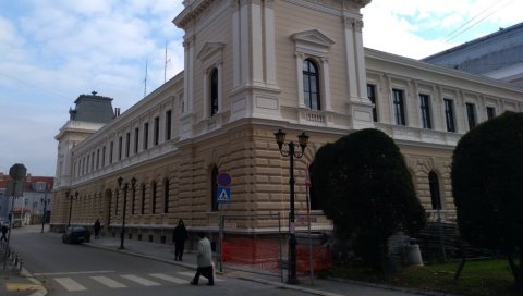 ЗАБЛИСТАЋЕ “НАЧЕЛСТВО”: Обнављају фасаду највеће зграде у центру Пожаревца ЗАБЛИСТАЋЕ “НАЧЕЛСТВО”: Обнављају фасаду највеће зграде у центру Пожаревца