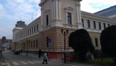 ЗАБЛИСТАЋЕ “НАЧЕЛСТВО”: Обнављају фасаду највеће зграде у центру Пожаревца ЗАБЛИСТАЋЕ “НАЧЕЛСТВО”: Обнављају фасаду највеће зграде у центру Пожаревца