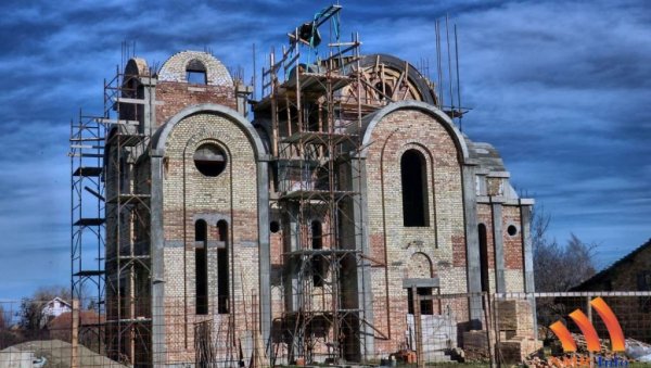 МЕШТАНИ КРАЈИШНИКА ДОНИРАЈУ ИЗГРАДЊУ ХРАМА: Сложнији него икад у акцији прикупљања средстава МЕШТАНИ КРАЈИШНИКА ДОНИРАЈУ ИЗГРАДЊУ ХРАМА: Сложнији него икад у акцији прикупљања средстава
