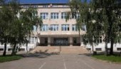 UŽAS U ZEMUNU: Muškarac pronađen mrtav u dvorištu Saobraćajne škole