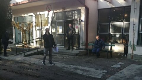 ЕПИДЕМИЈА У ПЧИЊСКОМ ОКРУГУ: Још 159 позитвних у Врању ЕПИДЕМИЈА У ПЧИЊСКОМ ОКРУГУ: Још 159 позитвних у Врању