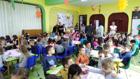 BESPLATAN ENGLESKI JEZIK ZA 16.500 PREDŠKOLACA: Gradonačelnik Šapić za Novosti objašnjava dokle se stiglo sa realizacijom ove ideje BESPLATAN ENGLESKI JEZIK ZA 16.500 PREDŠKOLACA: Gradonačelnik Šapić za Novosti objašnjava dokle se stiglo sa realizacijom ove ideje