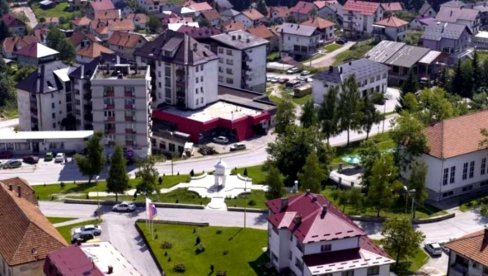 ИЗАБРАНА НОВА ВЛАСТ У ХАН ПИЈЕСКУ: Већину одборника има СДС, Слободан Ђурић на челу града ИЗАБРАНА НОВА ВЛАСТ У ХАН ПИЈЕСКУ: Већину одборника има СДС, Слободан Ђурић на челу града