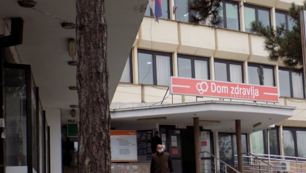 У ЛЕСКОВЦУ УМРЛА ЈОШ ЈЕДНА ОСОБА: Опаки вирус наставља да узима данак У ЛЕСКОВЦУ УМРЛА ЈОШ ЈЕДНА ОСОБА: Опаки вирус наставља да узима данак