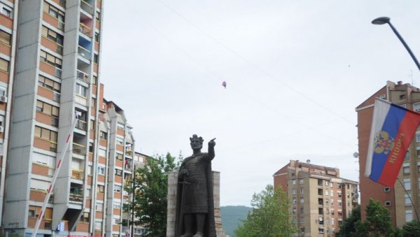 СУКОБ У СЕВЕРНОЈ МИТРОВИЦИ: Три особе повређене у тучи СУКОБ У СЕВЕРНОЈ МИТРОВИЦИ: Три особе повређене у тучи