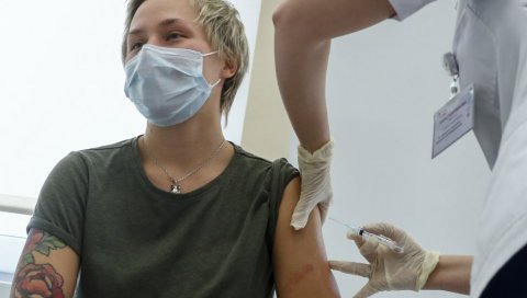 САМО 38 ОДСТО ФРАНЦУЗА ЖЕЛИ ДА ПРИМИ ВАКЦИНУ: Поражавајући резултати истраживања, министар поручио - верујте у науку! САМО 38 ОДСТО ФРАНЦУЗА ЖЕЛИ ДА ПРИМИ ВАКЦИНУ: Поражавајући резултати истраживања, министар поручио - верујте у науку!