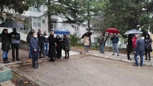 ПОРОДИЦЕ ПРЕМИНУЛИХ ОД КОРОНЕ ОЧЕКУЈУ ОД ТУЖИЛАШТВА: Утврдите има ли пропуста у лечењу и кривичне одговорности лекара ПОРОДИЦЕ ПРЕМИНУЛИХ ОД КОРОНЕ ОЧЕКУЈУ ОД ТУЖИЛАШТВА: Утврдите има ли пропуста у лечењу и кривичне одговорности лекара