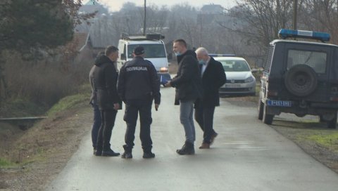 ОТКРИВЕН МОТИВ БРУТАЛНОГ УБИСТВА У ВЛАДИМИРЦИМА: Комшија пронашао несрећну жену, у кући било преметачине (ФОТО) ОТКРИВЕН МОТИВ БРУТАЛНОГ УБИСТВА У ВЛАДИМИРЦИМА: Комшија пронашао несрећну жену, у кући било преметачине (ФОТО)