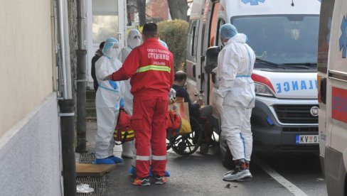 ДВА СМРТНА СЛУЧАЈА У КРАЉЕВУ: Заражене још 124 особе ДВА СМРТНА СЛУЧАЈА У КРАЉЕВУ: Заражене још 124 особе