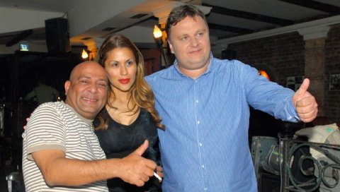 СВИМА ЈЕ БИО ВЕТАР У ЛЕЂА: Он је 25 година са Џејом делио добро и зло СВИМА ЈЕ БИО ВЕТАР У ЛЕЂА: Он је 25 година са Џејом делио добро и зло