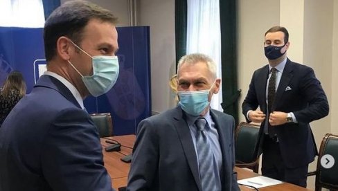 САРАДЊА СРБИЈЕ И РУСИЈЕ: Мали се састао са Боцан - Харченком САРАДЊА СРБИЈЕ И РУСИЈЕ: Мали се састао са Боцан - Харченком