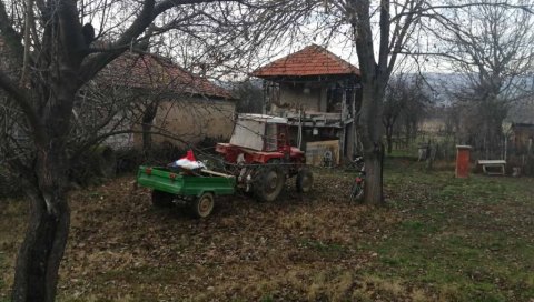 „ПРИЗОР КОЈИ НИКАДА НЕЋУ ЗАБОРАВИТИ“: Човек који је пронашао мртву старицу код Врања шокиран оним што је затекао у кући (ВИДЕО) „ПРИЗОР КОЈИ НИКАДА НЕЋУ ЗАБОРАВИТИ“: Човек који је пронашао мртву старицу код Врања шокиран оним што је затекао у кући (ВИДЕО)