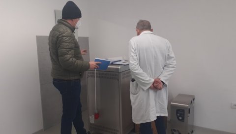 ДОМУ ЗДРАВЉА У ДЕСПОТОВЦУ АУТОКЛАВ: Апарат је купљен средствима Министарства правде ДОМУ ЗДРАВЉА У ДЕСПОТОВЦУ АУТОКЛАВ: Апарат је купљен средствима Министарства правде