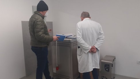 ДОМУ ЗДРАВЉА У ДЕСПОТОВЦУ АУТОКЛАВ: Апарат је купљен средствима Министарства правде ДОМУ ЗДРАВЉА У ДЕСПОТОВЦУ АУТОКЛАВ: Апарат је купљен средствима Министарства правде
