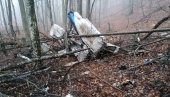 JEZIVA FOTOGRAFIJA: Evo šta je ostalo od aviona pronađenog na Kozari (FOTO) JEZIVA FOTOGRAFIJA: Evo šta je ostalo od aviona pronađenog na Kozari (FOTO)