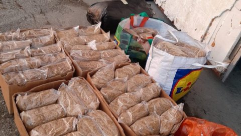 КРИВИЧНА ПРИЈАВА НОВОСАЂАНИНУ: У кући и колима нађено 123 килограма дувана КРИВИЧНА ПРИЈАВА НОВОСАЂАНИНУ: У кући и колима нађено 123 килограма дувана