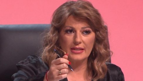 ВИКИ МИЉКОВИЋ ПОКАЗАЛА КАКО СЛАВИ УСКРС У ЕЛИТНОМ НАСЕЉУ: Певачица честитала празник из дома, а ево како је све декорисала (ФОТО) ВИКИ МИЉКОВИЋ ПОКАЗАЛА КАКО СЛАВИ УСКРС У ЕЛИТНОМ НАСЕЉУ: Певачица честитала празник из дома, а ево како је све декорисала (ФОТО)