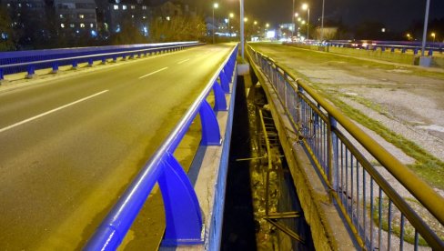 DEČAK (15) PRONAĐEN POVREĐEN ISPOD MOSTA: Preskakao ogradu, hitno prebačen u Tiršovu (FOTO) DEČAK (15) PRONAĐEN POVREĐEN ISPOD MOSTA: Preskakao ogradu, hitno prebačen u Tiršovu (FOTO)