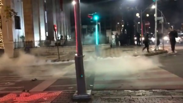 ТИРАНОМ СЕ ОРИ РАМА, ОДЛАЗИ: Протести у Албанији се не смирују (ВИДЕО) ТИРАНОМ СЕ ОРИ РАМА, ОДЛАЗИ: Протести у Албанији се не смирују (ВИДЕО)