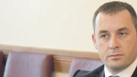 ЗАХТЕВАМО ХИТНУ СМЕНУ ВЕЉОВИЋА И ЊЕГОВИХ САРАДНИКА: Потпредседник СНП Драгослав Шћекић апелује на нову владу Црне Горе ЗАХТЕВАМО ХИТНУ СМЕНУ ВЕЉОВИЋА И ЊЕГОВИХ САРАДНИКА: Потпредседник СНП Драгослав Шћекић апелује на нову владу Црне Горе