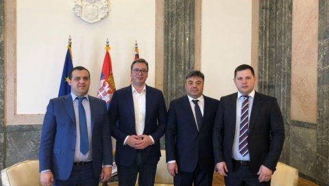 УМАР КРЕМЛЕВ ПРЕДСЕДНИК АИБА: Пријатељ Србије на челу светског бокса УМАР КРЕМЛЕВ ПРЕДСЕДНИК АИБА: Пријатељ Србије на челу светског бокса