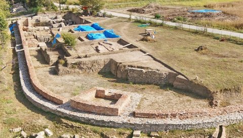 ЛАВОВИ ИЗ КОСТОЛЦА ХРАБРИЛИ ЛЕГИОНАРЕ. Јединствени симболи римских легија откривени у Виминацијуму ЛАВОВИ ИЗ КОСТОЛЦА ХРАБРИЛИ ЛЕГИОНАРЕ. Јединствени симболи римских легија откривени у Виминацијуму
