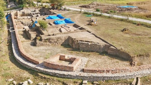 ЛАВОВИ ИЗ КОСТОЛЦА ХРАБРИЛИ ЛЕГИОНАРЕ. Јединствени симболи римских легија откривени у Виминацијуму ЛАВОВИ ИЗ КОСТОЛЦА ХРАБРИЛИ ЛЕГИОНАРЕ. Јединствени симболи римских легија откривени у Виминацијуму