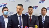 ДНС ПОДРЖАО ПЕТРОВИЋА: Опозиција близу формирања скупштинске већине у Бијељини ДНС ПОДРЖАО ПЕТРОВИЋА: Опозиција близу формирања скупштинске већине у Бијељини