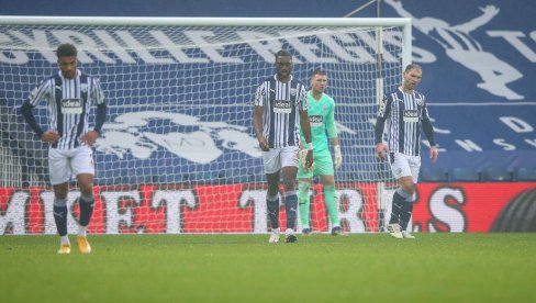 NE PRATI TRENDOVE: Ivanović jedini kapiten sa trakom bez duginih boja NE PRATI TRENDOVE: Ivanović jedini kapiten sa trakom bez duginih boja
