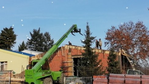 STIGAO NOVI NAMEŠTAJ I IGRAČKE: U Varvarinu dograđuju jaslice, u toku završni građevinski radovi STIGAO NOVI NAMEŠTAJ I IGRAČKE: U Varvarinu dograđuju jaslice, u toku završni građevinski radovi