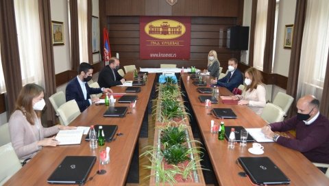 ЗА РОСУЉЕ 300 МИЛИОНА: Наставак улагања у крушевачки аеродром, чија је изградња започета још пре четврт века ЗА РОСУЉЕ 300 МИЛИОНА: Наставак улагања у крушевачки аеродром, чија је изградња започета још пре четврт века