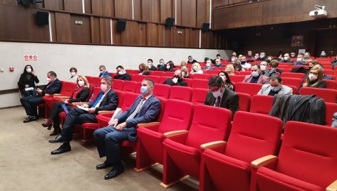У КАСИ И НОВИ КРЕДИТ ЗА РЕПРОГРАМ: Одборници скупштине града у Врању једногласно усвојили буџет за 2021. годину У КАСИ И НОВИ КРЕДИТ ЗА РЕПРОГРАМ: Одборници скупштине града у Врању једногласно усвојили буџет за 2021. годину