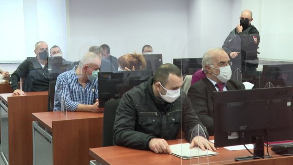 СУЂЕЊЕ ЗА УБИСТВО КРУНИЋА: Ђукановић лечен на психијатрији СУЂЕЊЕ ЗА УБИСТВО КРУНИЋА: Ђукановић лечен на психијатрији