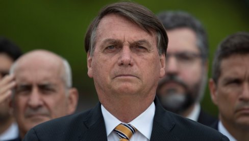 BRANILI SE ĆUTANJEM: Bolsonaro i njegova supruga pred Federalnom policijom